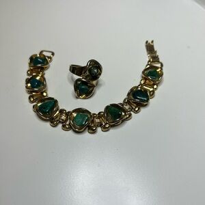 Vintage 1970 Elegant Gold and Green Jewelry Set